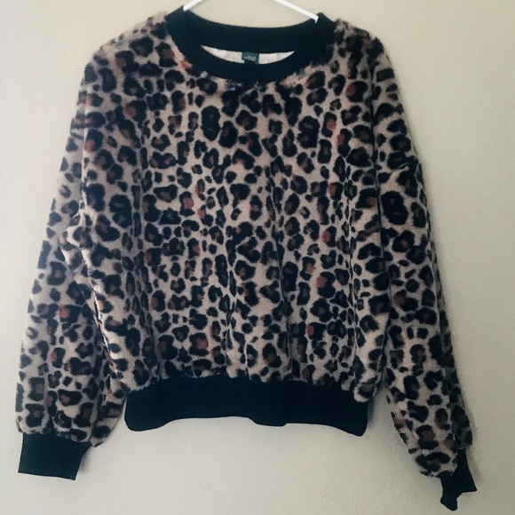 wild fable Sweaters - Wild Fable Faux Fur Cheetah print sweater